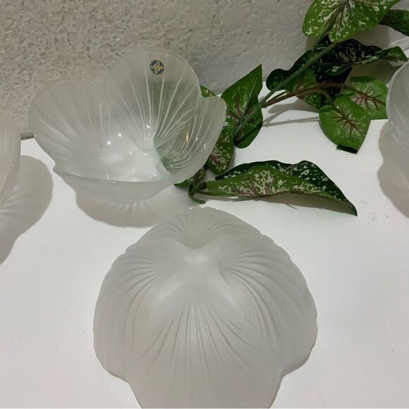 New Vintage 1980s Mikasa Frosted Scallop Shell 6" Salad Bowl Set of 4 G11 - Picture 5 of 9